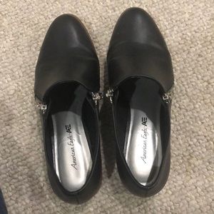 Black American eagle shoes